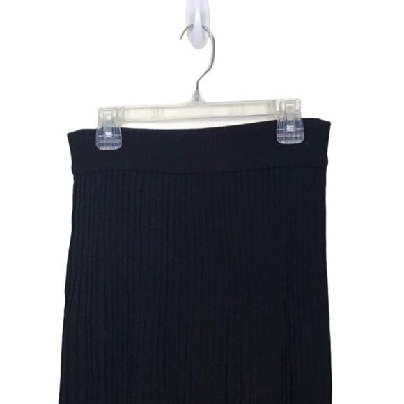 The Mogan Black Pleated Pull on Skirt - Picture 3 of 9